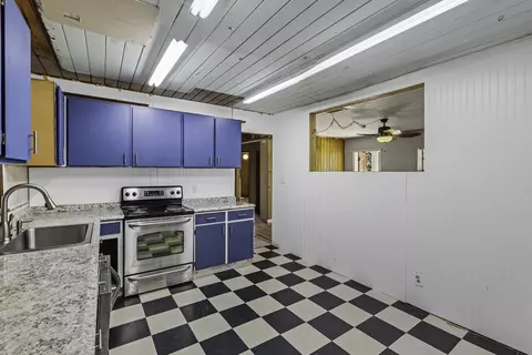 Kitchen - 536 SE 16th Ave, Okeechobee, FL 34974 photo 1 of 1