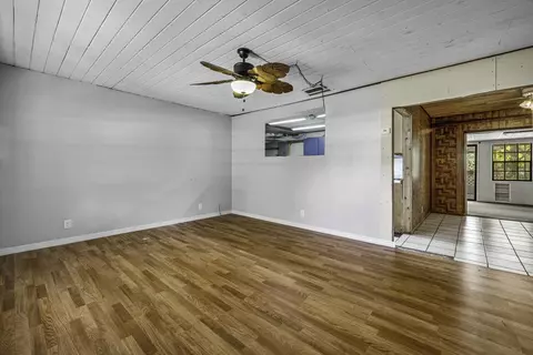 Living - 536 SE 16th Ave, Okeechobee, FL 34974 photo 3 of 5