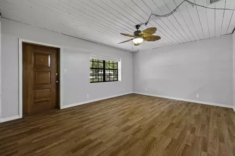 Living - 536 SE 16th Ave, Okeechobee, FL 34974 photo 1 of 5