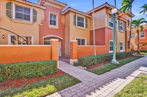 2315 Clipper Pl, Fort Lauderdale, FL 33312