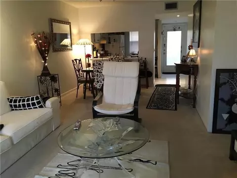 10331 Sunrise Lakes Blvd #203, Sunrise, FL 33322