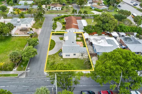 1048 Van Deventer St, West Palm Beach, FL 33405