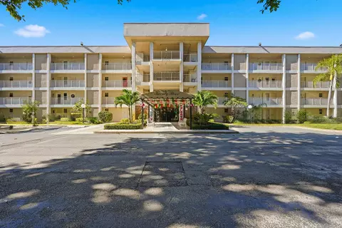 2601 S Course Dr #202, Pompano Beach, FL 33069