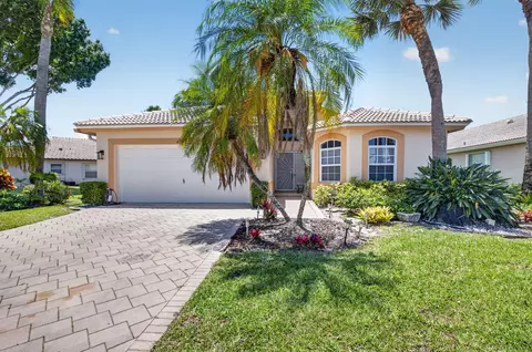 6738 Sun River Rd, Boynton Beach, FL 33437