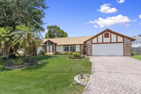 229 NE Sagamore Ter, Port Saint Lucie, FL 34983
