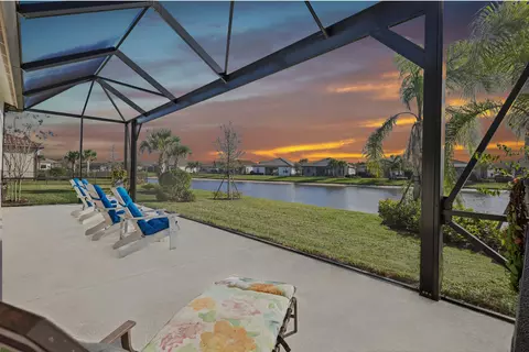 786 SE Courances Dr, Port Saint Lucie, FL 34984