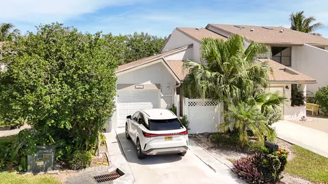 6680 Canary Palm Cir, Boca Raton, FL 33433