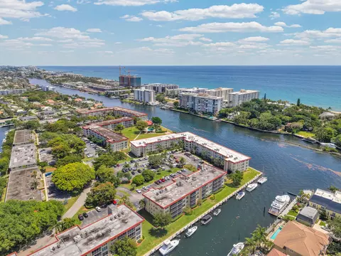 3050 NE 48th Ct #305, Lighthouse Point, FL 33064