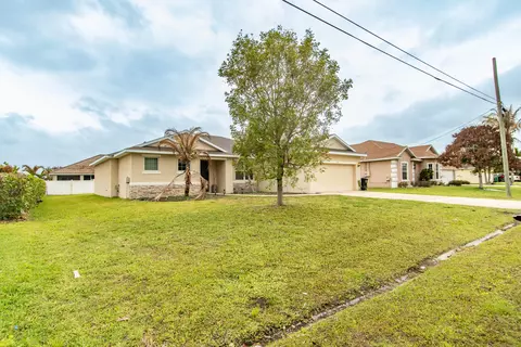 1244 SW Ermine Ave, Port Saint Lucie, FL 34953