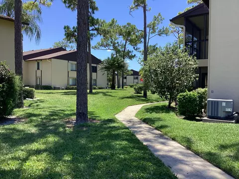 410 Pine Glen Ln #B-2, Greenacres, FL 33463