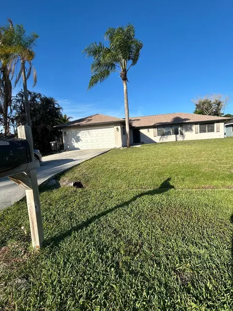 1217 SE Nancy Ln, Port Saint Lucie, FL 34983