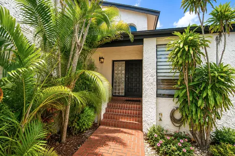 6458 Pond Apple Rd, Boca Raton, FL 33433