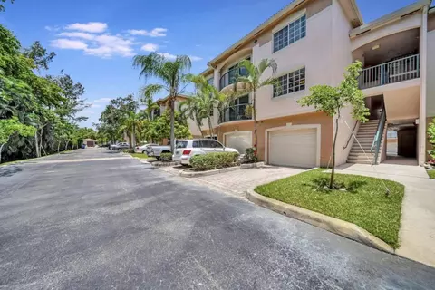 2125 SE 10th Ave, Fort Lauderdale, FL 33316