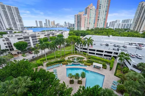 3300 NE 192nd St #915, Aventura, FL 33180