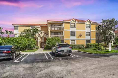5701 Riverside Dr #102B6, Coral Springs, FL 33067