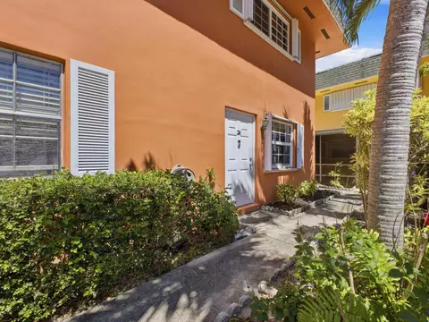 2200 Monroe St #24, Hollywood, FL 33020