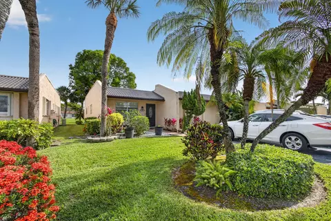 127 Lake Gloria Dr, West Palm Beach, FL 33411