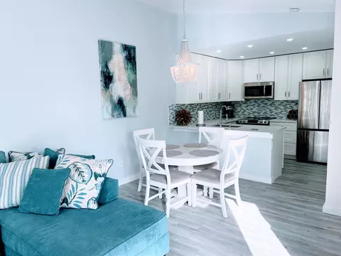 647 Waterside Dr, Hypoluxo, FL 33462