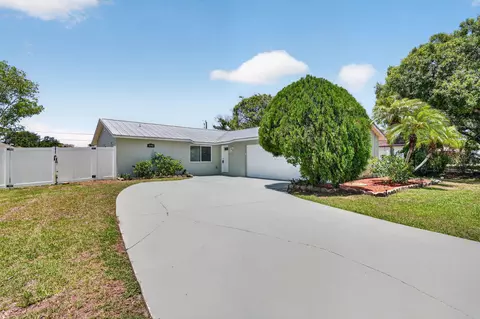 2190 SW Kail St, Port Saint Lucie, FL 34984