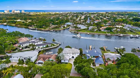 12864 S Shore Dr, Palm Beach Gardens, FL 33410