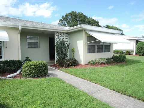 115 Lakes End Dr #D, Fort Pierce, FL 34982
