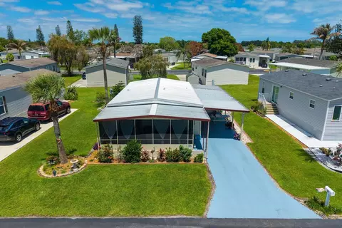 69 Manor Dr, Fort Pierce, FL 34982