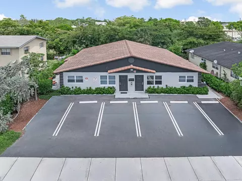 7521 NW 44th Ct, Coral Springs, FL 33065