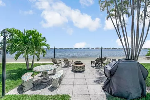 1430 S Lakeside Dr #22, Lake Worth Beach, FL 33460