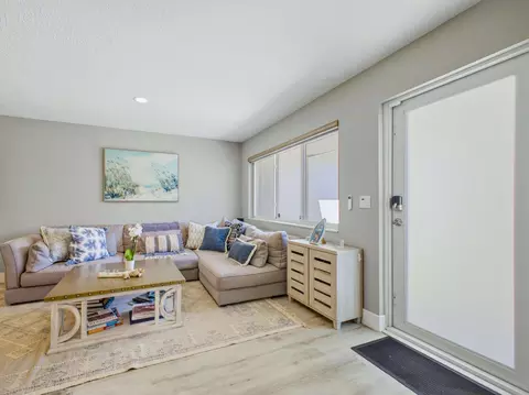Living - 2020 NE 26th St, Lighthouse Point, FL 33064 photo 2 of 5