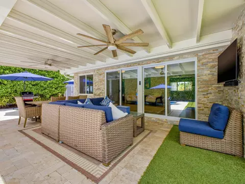 Exterior - 2020 NE 26th St, Lighthouse Point, FL 33064 photo 7 of 14
