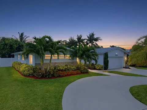 Exterior - 2020 NE 26th St, Lighthouse Point, FL 33064 photo 4 of 14