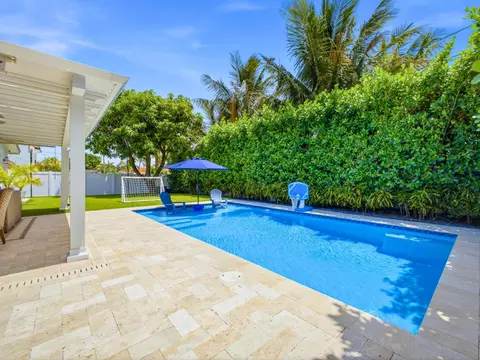 Exterior - 2020 NE 26th St, Lighthouse Point, FL 33064 photo 11 of 14