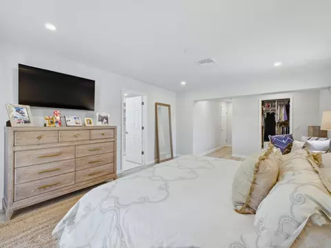 Bedroom - 2020 NE 26th St, Lighthouse Point, FL 33064 photo 7 of 8