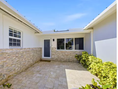 Exterior - 2020 NE 26th St, Lighthouse Point, FL 33064 photo 6 of 14