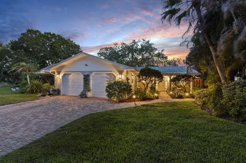 207 Cardinal Trl, Stuart, FL 34997