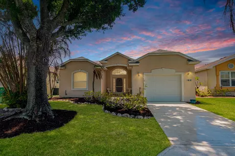 517 NW Galatone Ct, Port Saint Lucie, FL 34986