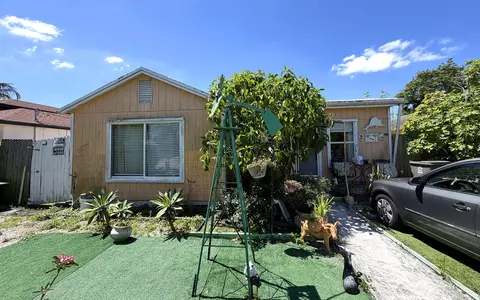 2926 Hiawatha Ave, West Palm Beach, FL 33409