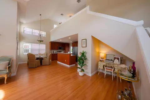 Living - 4334 Us-441, Okeechobee, FL 34974 photo 3 of 4