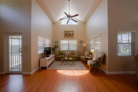 Living - 4334 Us-441, Okeechobee, FL 34974 photo 1 of 4