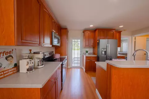 Kitchen - 4334 Us-441, Okeechobee, FL 34974 photo 1 of 3