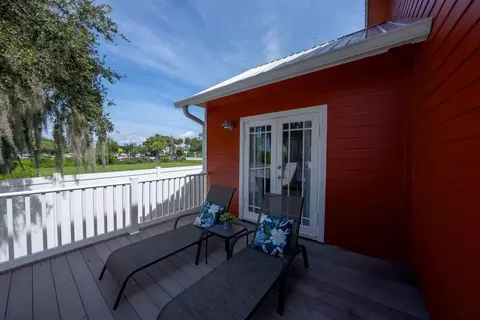 Exterior - 4334 Us-441, Okeechobee, FL 34974 photo 7 of 9