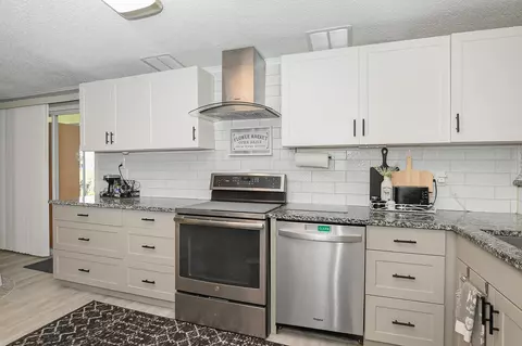 8009 Meadowlark Ln, Port Saint Lucie, FL 34952