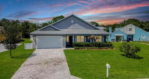 1201 SE Mendavia Ave, Port Saint Lucie, FL 34952