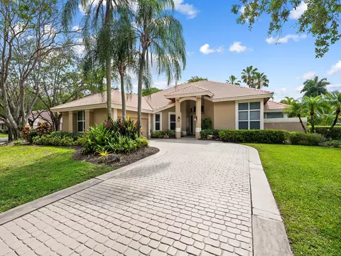 1207 Manor Dr S, Weston, FL 33326