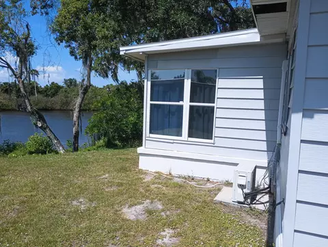 5 Quintana Roo Ct, Port Saint Lucie, FL 34952