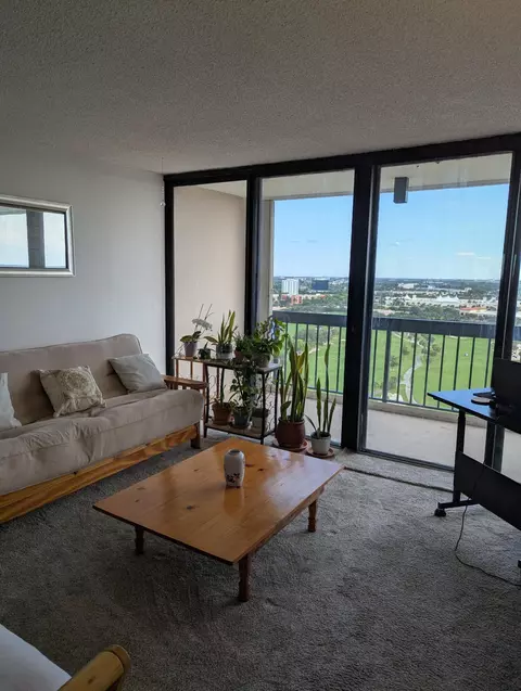 2425 Presidential Way #1905, West Palm Beach, FL 33401