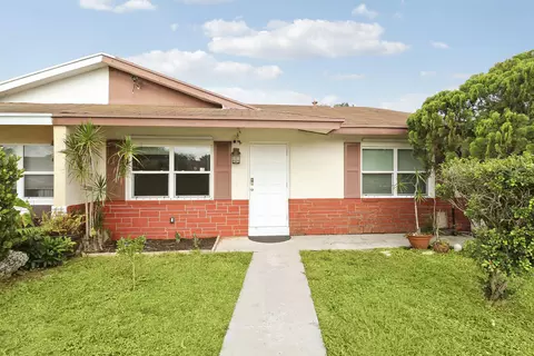 3814 Van Cott Cir, West Palm Beach, FL 33403