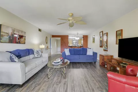 Living - 3061 SE Aster Ln #302, Stuart, FL 34994 photo 4 of 6