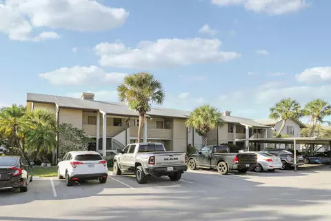 Exterior - 3061 SE Aster Ln #302, Stuart, FL 34994 photo 6 of 8
