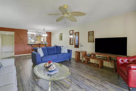 Living - 3061 SE Aster Ln #302, Stuart, FL 34994 photo 5 of 6